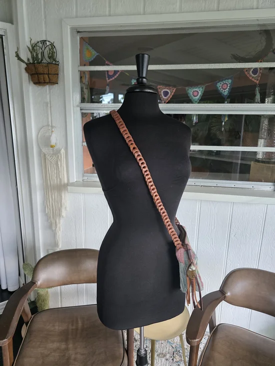 Vintage 90s Kilim Pink Multicolor Woven Crossbody Bag with Braided Brown Strap - Picture 12 of 15